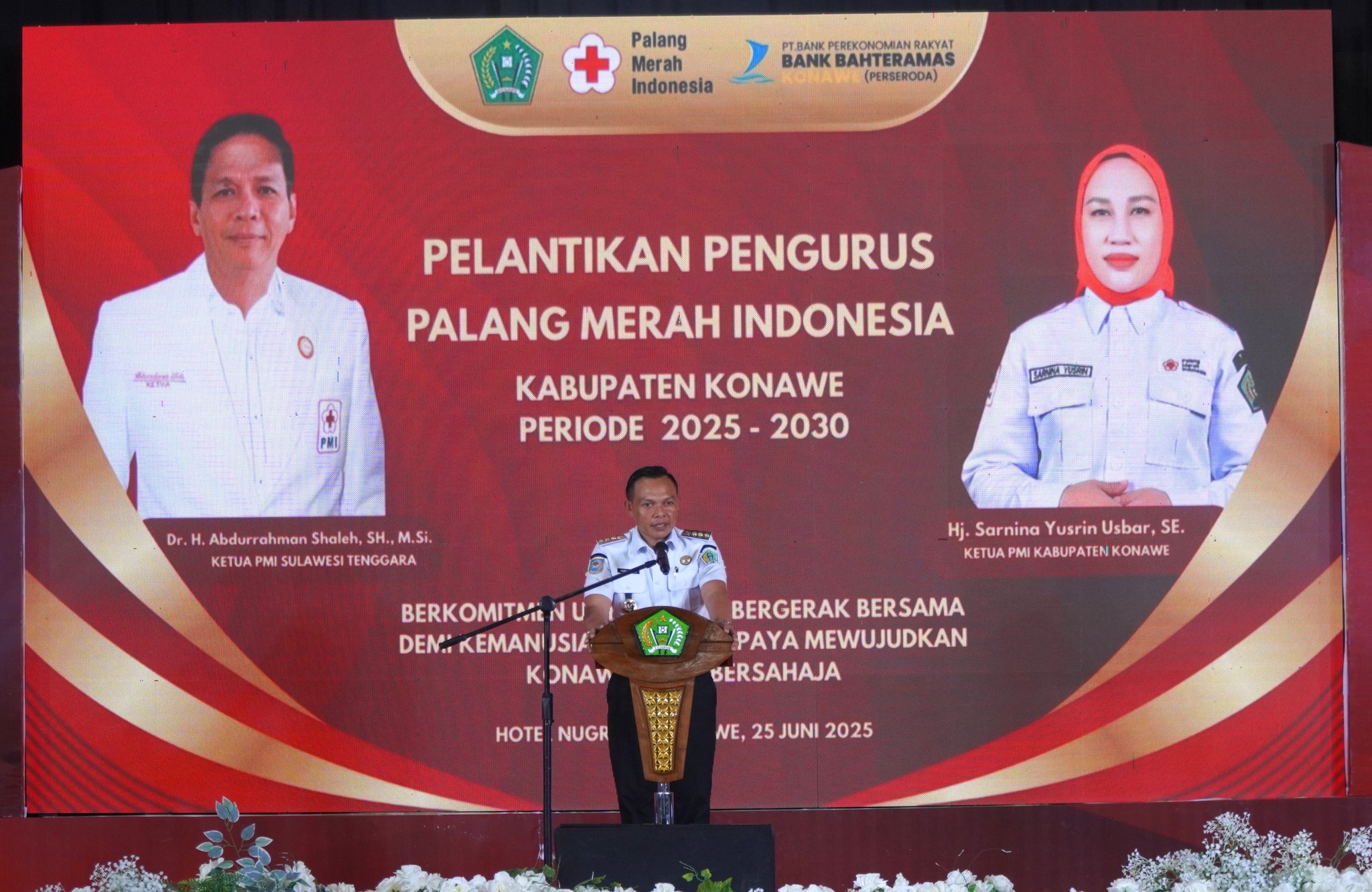 BUPATI KONAWE HADIRI PELANTIKAN PENGURUS PMI KABUPATEN KONAWE DI HOTEL NUGRAHA UNAAHA.