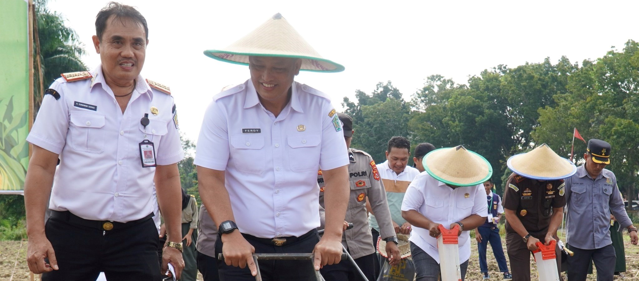 Sekda Konawe Wakili Bupati pada Penanaman Jagung Serentak Kuartal III di Lahan Perhutanan Sosial SPP Wawotobi.