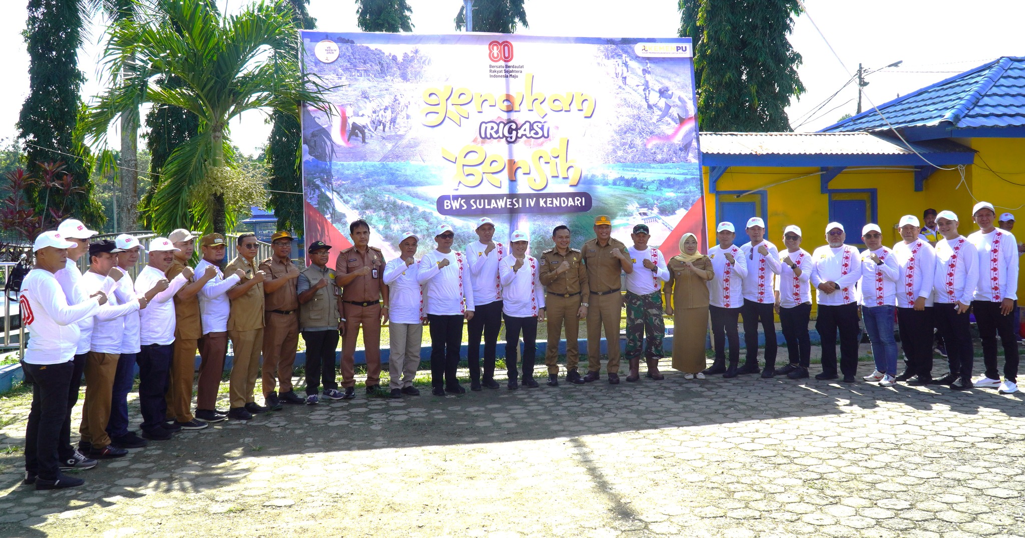 BUPATI KONAWE BUKA GERAKAN IRIGASI BERSIH DI BENDUNG WAWOTOBI