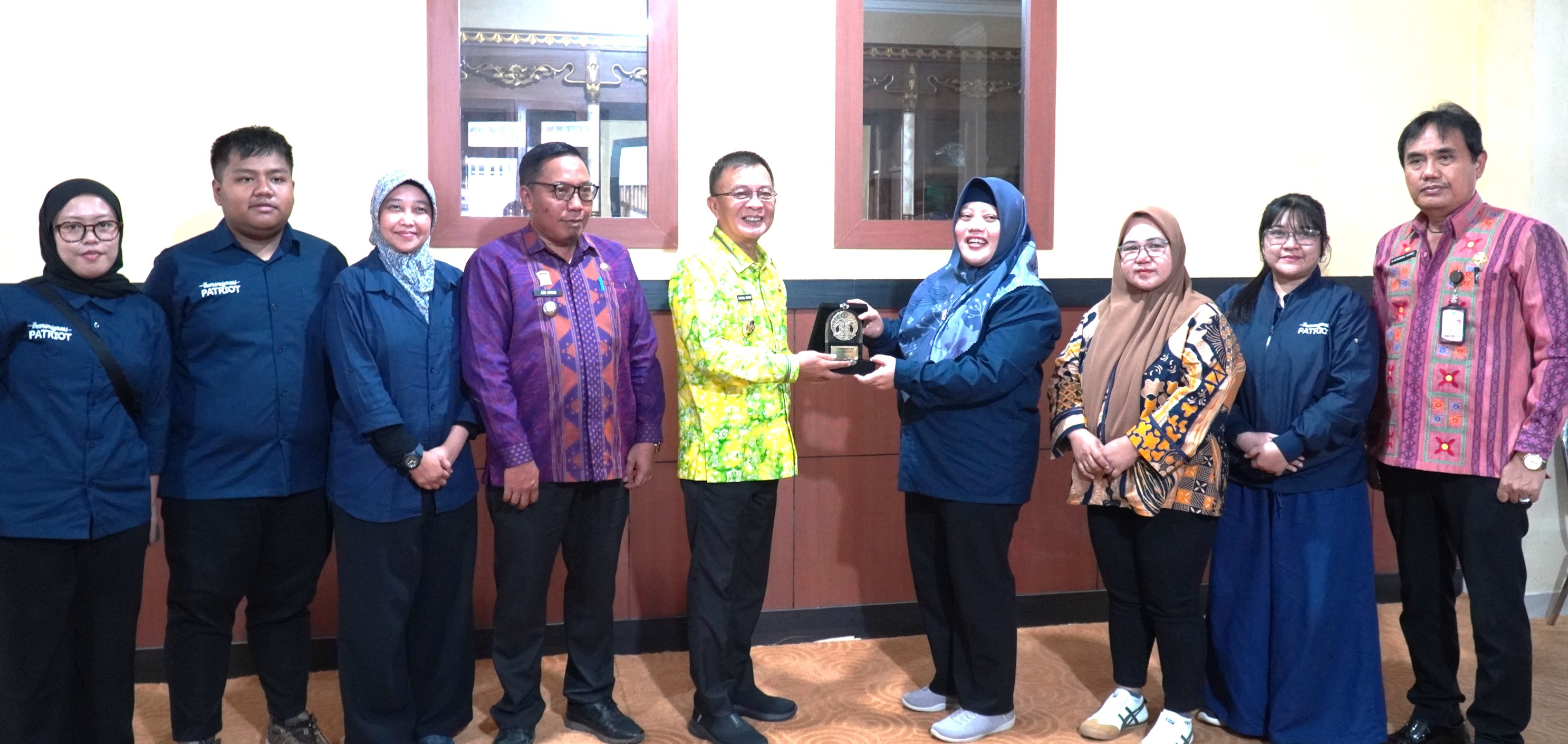 Wabup Konawe Terima Tim Ekspedisi Patriot di Kawasan Transmigrasi