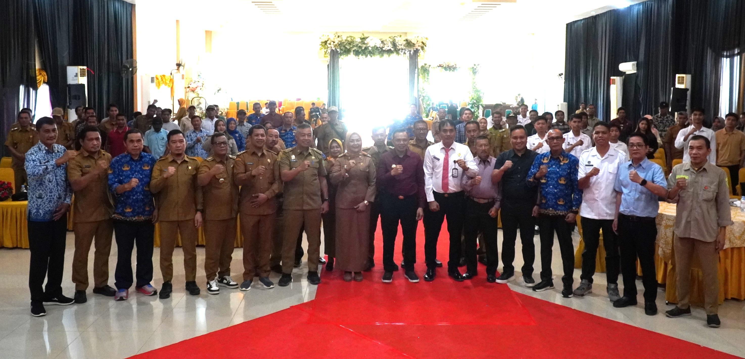 BUPATI KONAWE BUKA SOSIALISASI BANTUAN BENIH BUAH DAN SAYURAN PROGRAM MBG 2025