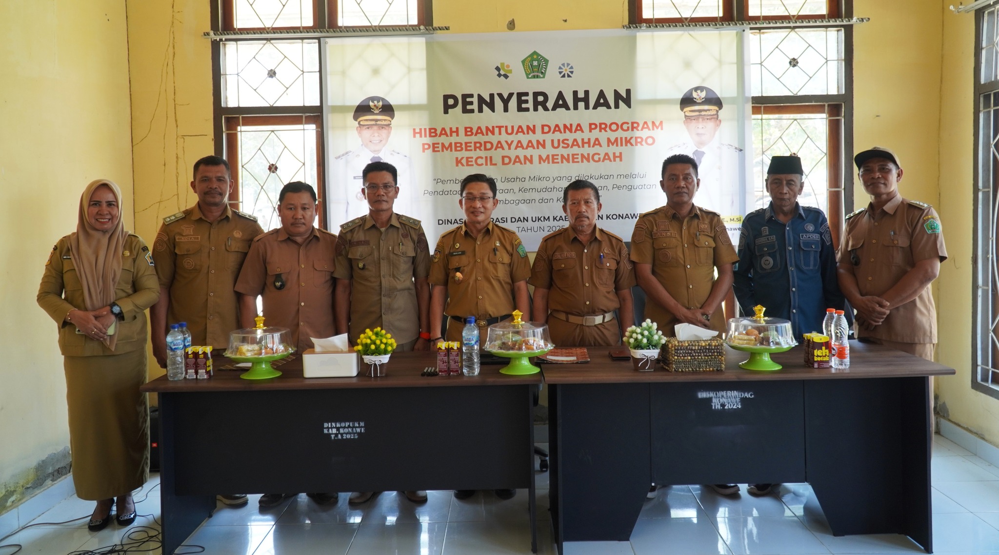 Dorong Ekonomi Warga, Asisiten I wakili Bupati Konawe Salurkan Bantuan UMKM