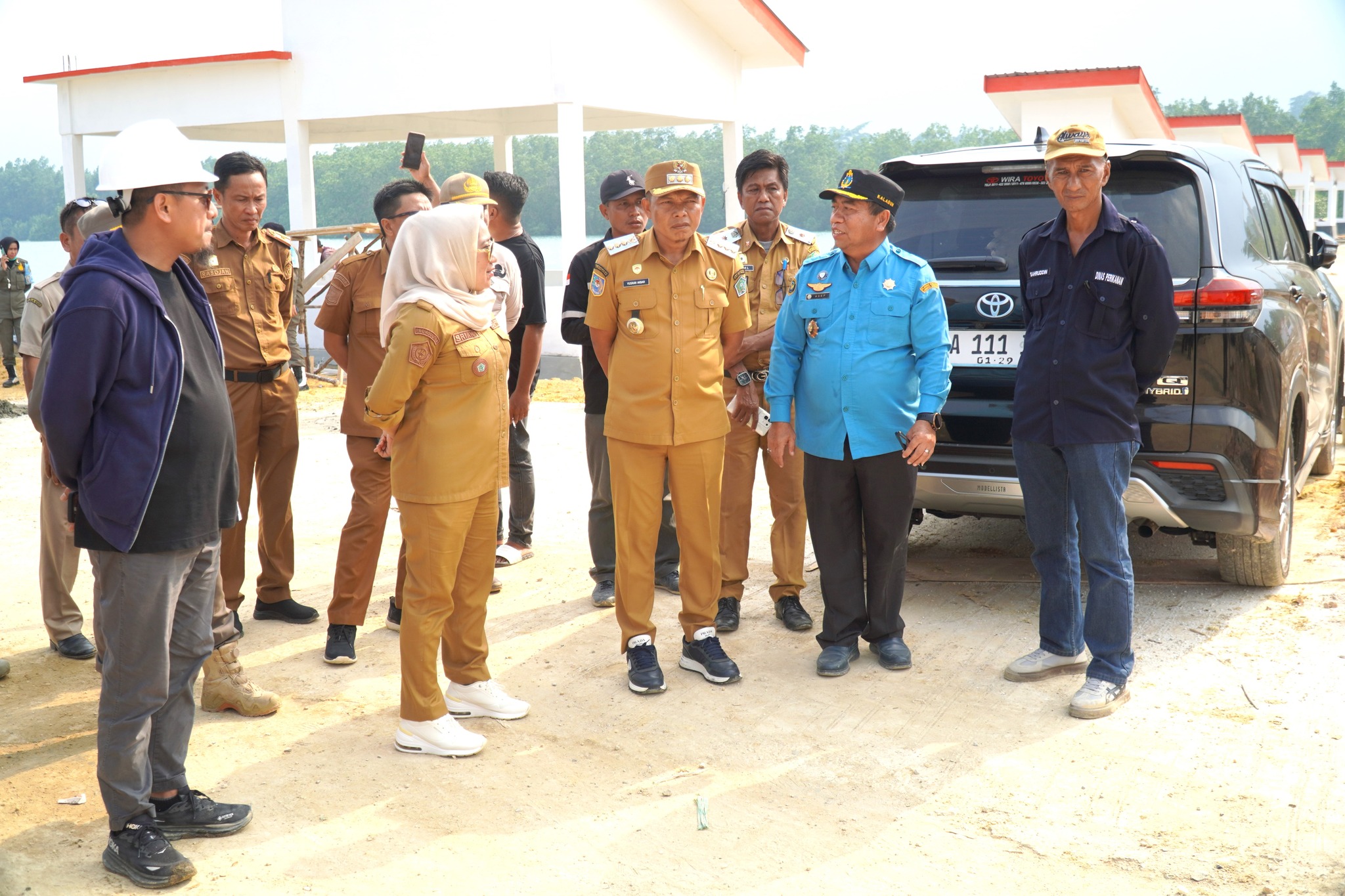 Bupati Konawe Tinjau Pembangunan Kampung Nelayan Merah Putih Jelang Peresmian Presiden RI