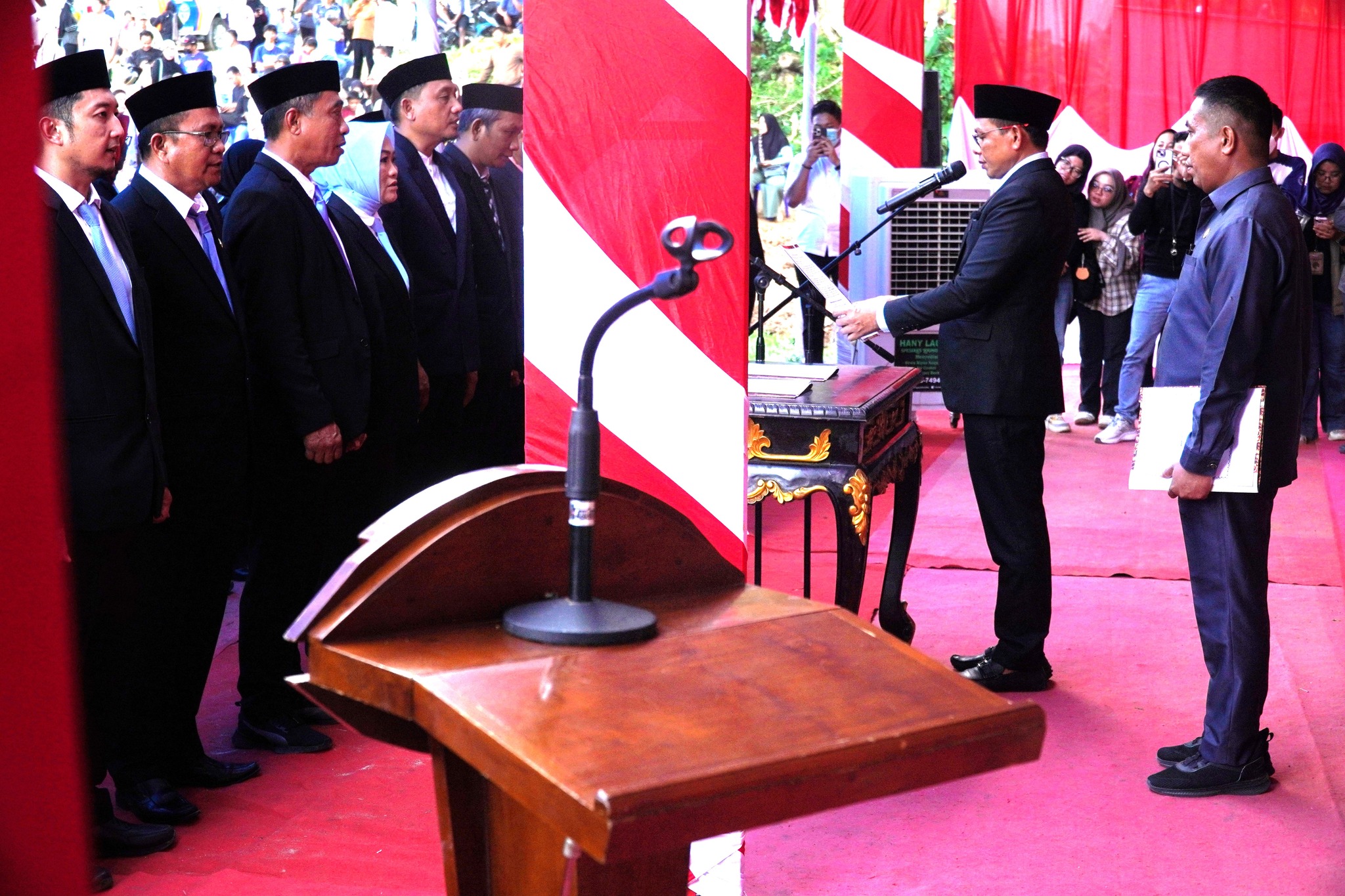 Pelantikan Pejabat Konawe Digelar di TPA, Sarat Makna